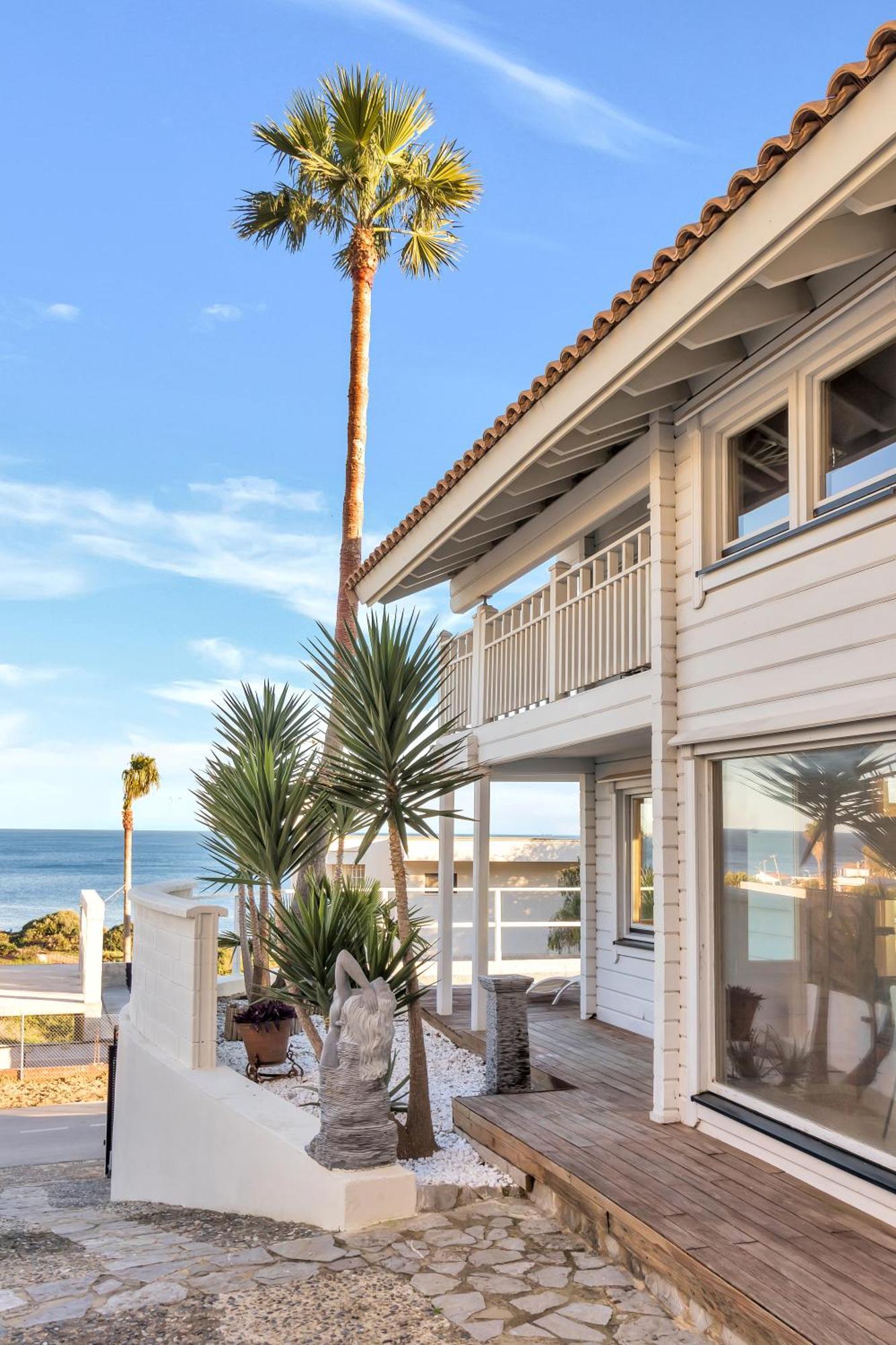 Increible Villa De Madera Con Vistas Al Mar Algeciras Luaran gambar
