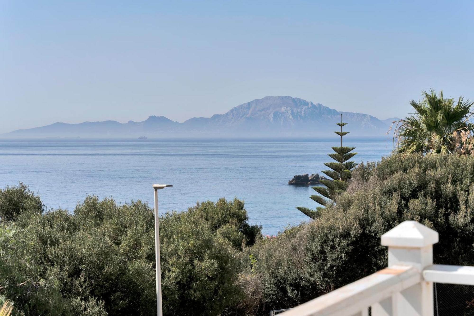 Increible Villa De Madera Con Vistas Al Mar Algeciras Luaran gambar